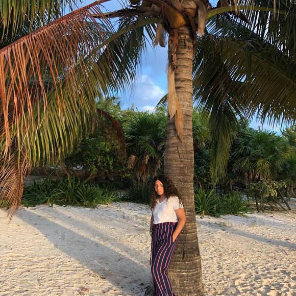 Meet your Posher, Kasey - Picture 1 of 1